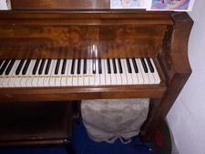 KLAVIER Bentley, klein, + Hocker sehr guter Zustand , 1. Stock , Bremerhaven 