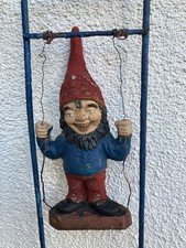 1 Gartenzwerge auf Schaukel