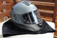 Motorradhelm Integral-Klapphelm der Marke Levior