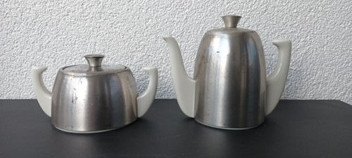 Kännchen und zuckerdose - und,