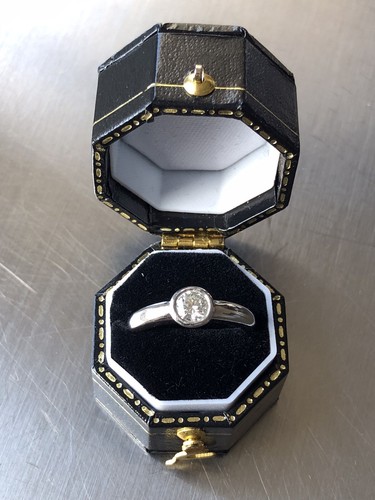 Hervorragender weisser diamant - hervorragender,