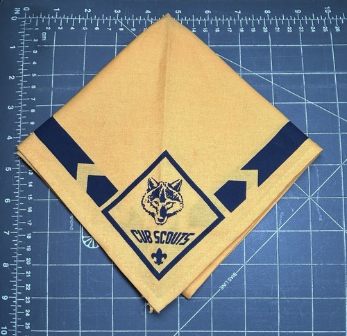 Cubs wolf insignia boy - wolf,