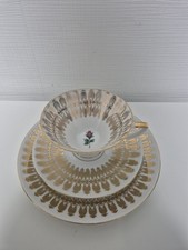 Porzellan-Gedeck der Marke Winterling Gebrüder Roslau Bavaria.