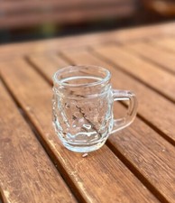 Glas Vase klein in Form eines Bierglases Boßeln 7cm hoch