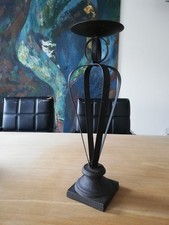 Schwarzer Eisenguss Tisch