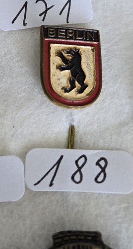 Berlin allgemein pin - ➔, /