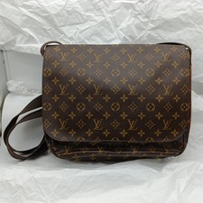 - Louis Vuitton 'Beaubourg'