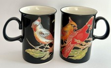 Dunoon, Scotland 2 TASSEN bunte Papageien, Panama design, schwarz, BECHER
