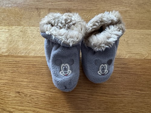 Paar schuhe socken grau mit - 1,