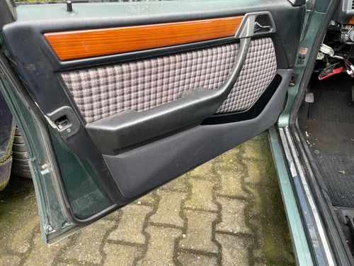 Mercedes w124 kombi - mercedes, türpappen