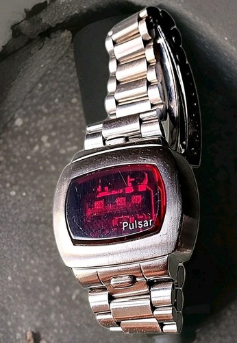 Vintage 1970 quartz pulsar - vintage,
