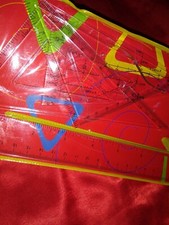 Lineal SET 4 Teilig - 1x Parabel 2x Dreieck 1x 20cm Lineal 