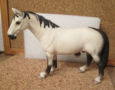 Schleich  -    	    	    	 	   	 	 	   	Hannoveraner Hengst