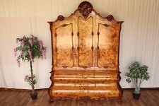 Nr.1625 Annibale Colombo Restaurierte Vitrine Barock Wurzelholz Massiv