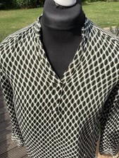 Bluse -  von More&More  - Gr. 38 - getragen