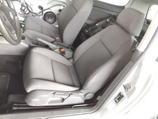 VW Golf 5 1K 3 türig Sitz vorn links Fahrersitz Stoff dunkelgrau BJ2008