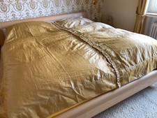 Edle Tagesdecke, Bettdecke, goldfarben glänzend, Unikat selbst genäht
