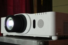 *Hitachi CP-WX8240*Beamer