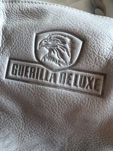 Guerilla luxe tasche grau - guerilla,