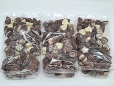 3 x 700gr. Lindt Jahrespralinen MHD 02.2026 !!!! (1000gr./13,33€ )