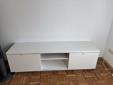 Moderner weißer Fernsehtisch