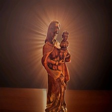 Handgeschnitzte Maria und