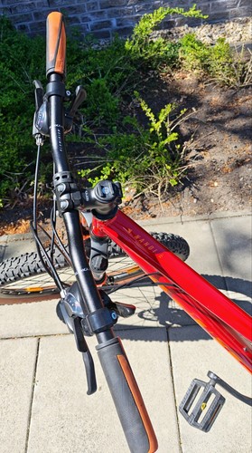 Fahrrad von bulls rot - fahrrad,