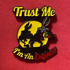 Pin Badge Anstecker Trust Me -