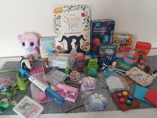 Spielsachen Paket malbuch , Stofftiere , Spiele , Karten , Tiere , Skateboard  