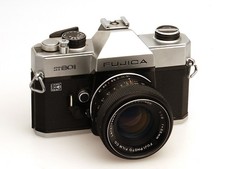 Fujica SLR Kamera ST 801 mit FUJI Photo Film EBC Fujinon 1:1.8 / 55mm M42