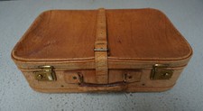 RS0421-001: Alter Koffer