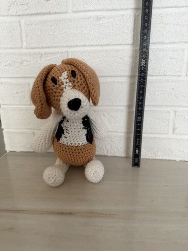 Gehäkelte figur hund beagle - gehäkelte,