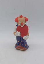 Kleine Goebel Clown Figur  August  mit rotem Herz in den Händen