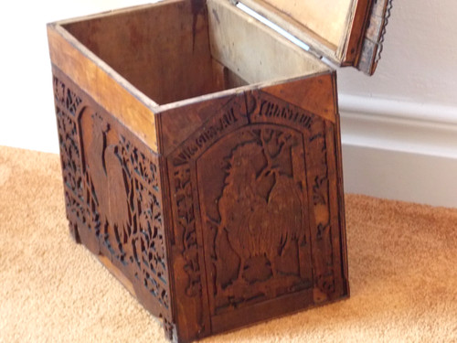 Antik truhe kiste holz - truhe, eier