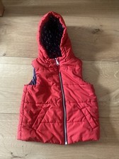 Weste Junge rot Größe 92 C&A