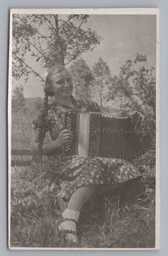 Mädchen spielt akkordeon - mädchen,