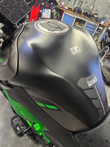 Kawasaki 900 2025 tank - kawasaki, z