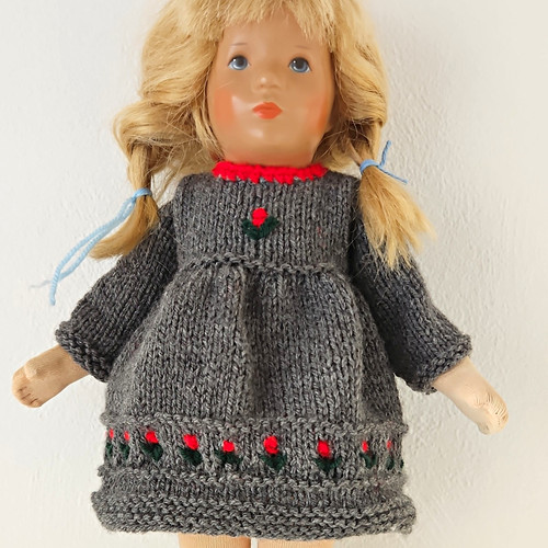 Graues handgestricktes - ,