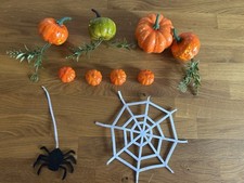 Halloween Deko Kürbisse Spinne Spinnennetz dekorieren Basteln Kreativ sein