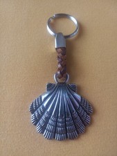Schlüsselanhänger Jakobsmuschel mit Leder3,5 x 4,5 cm
