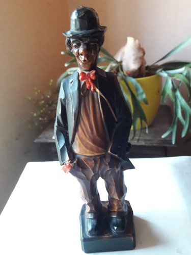 Lustige holzfigur geschnitzt - lustige,