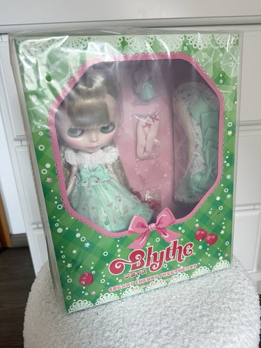 Blythe creamy cherry - creamy,