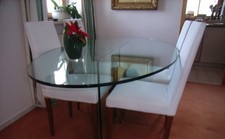 Esstisch aus Glas