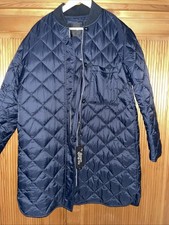 Moderner Opus Stepp-Mantel