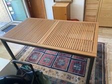 großer Gartentisch mit Verlängerungsteil