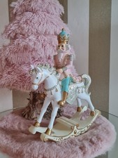 Schaukelpferd mit Nussknacker