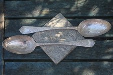 2 große antike Servierlöffel