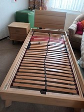 Bett Holzoptik  MIT Nachtkonsole LF 100X200CM mIT LATTENROST