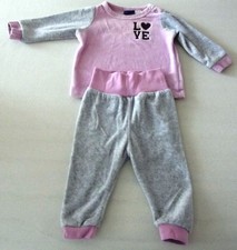 Zweiteiler Gr. 62 / 68 ** Schlafanzug ** aus Nicki in Rosé / Grau ** Lupilu