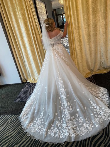 Hochzeitskleid von demetrios - hochzeitskleid,